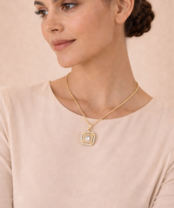 Alternative view of Collier – Émera