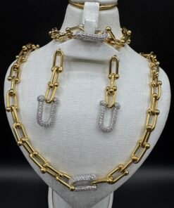 Alternative view of Ensemble, Tiffany